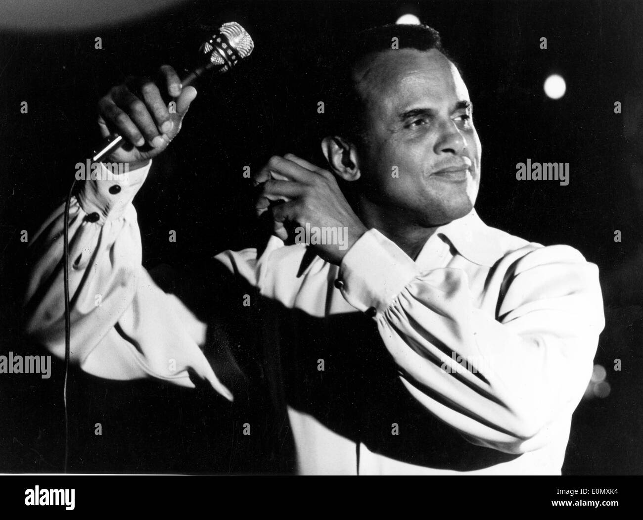 Singer Harry Belafonte at a concert in New York Stock Photo - Alamy