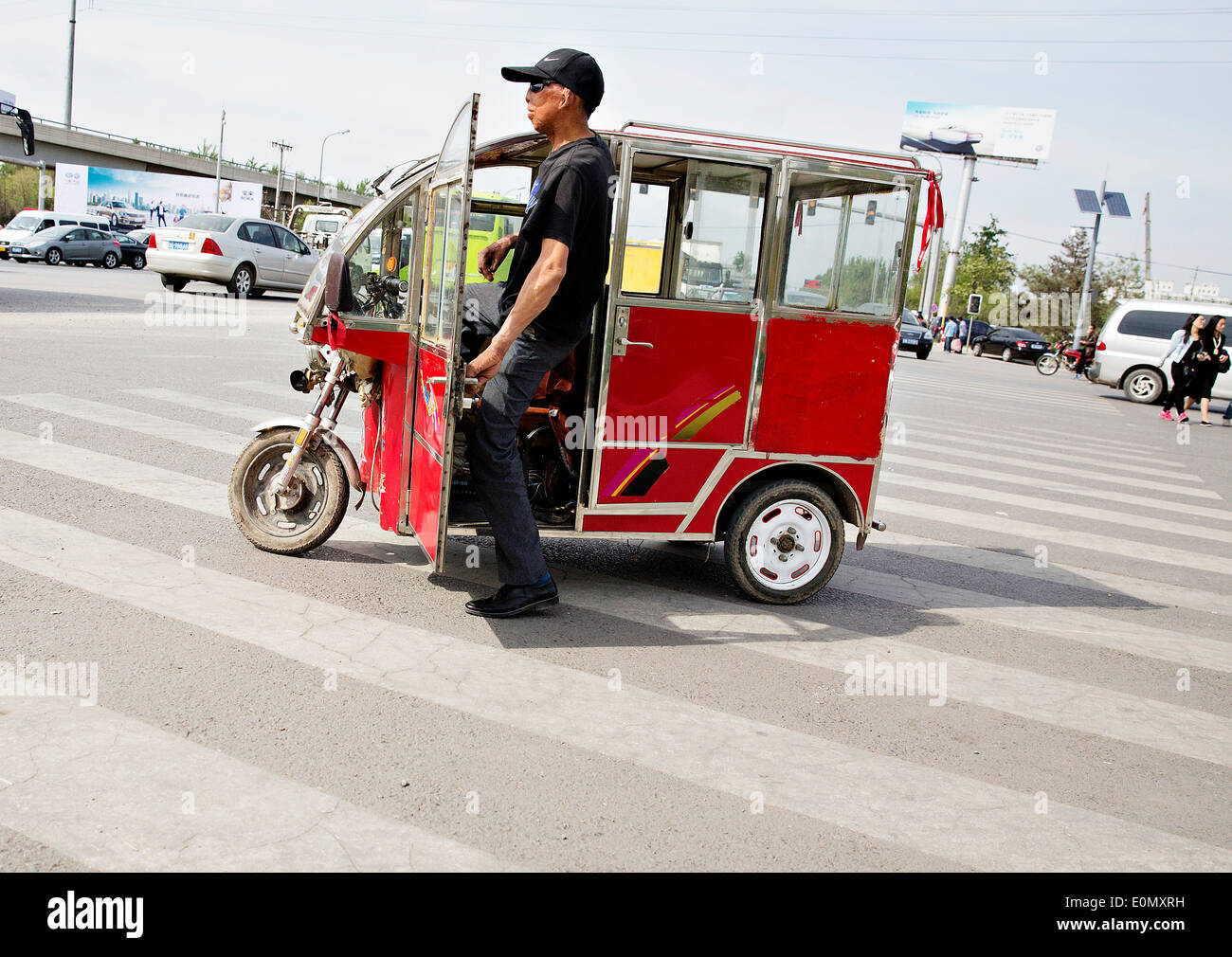 Rickshaw china 19 hi-res stock photography and images - Alamy