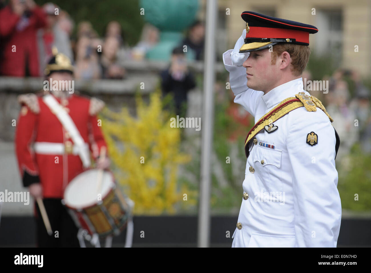 Tallinn, Estonia. 16th May, 2014. Britain's Prince Harry salute at the monument to the War of Independence in central Tallinn, the capital city of Estonia, May 16, 2014, the first day of his two-day visit to Estonia. Credit:  Sergei Stepanov/Xinhua/Alamy Live News Stock Photo