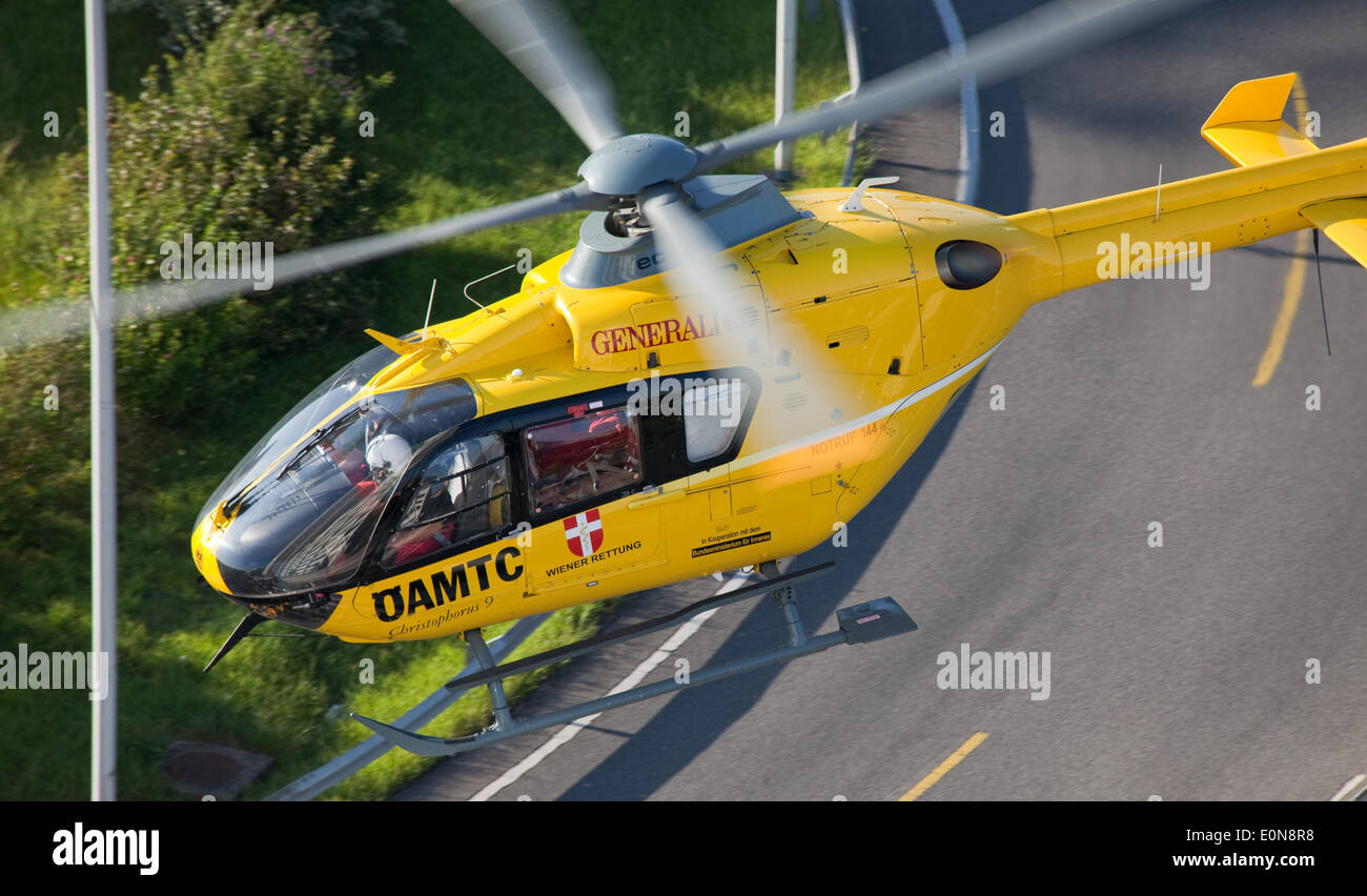 ÖAMTC Rettungshubschrauber im Einsatz - ÖAMTC rescue helicopter Stock Photo