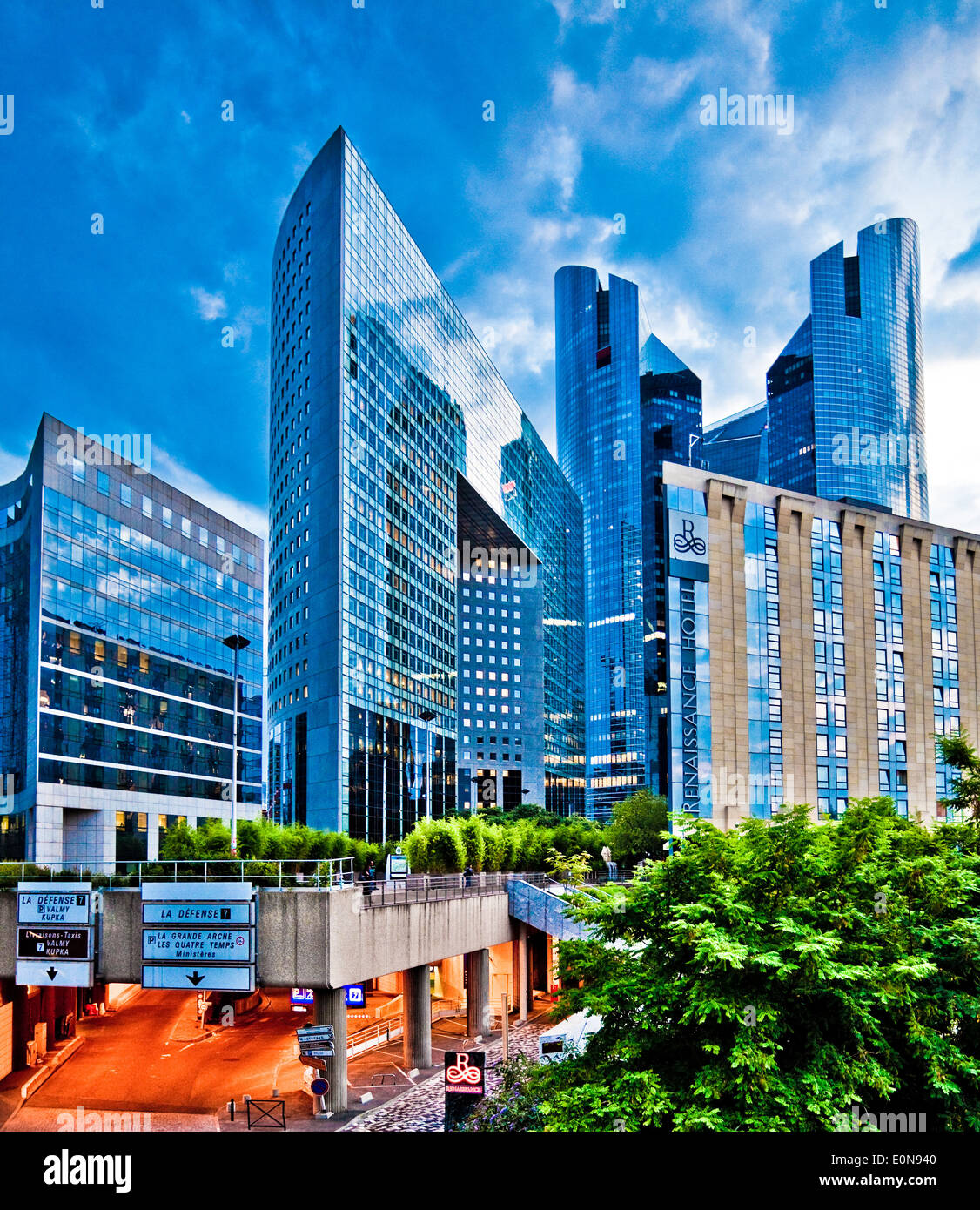 Hochhaeuser im La Defense, Paris, Frankreich - Skyscrapers in La Defense, Paris, France Stock Photo