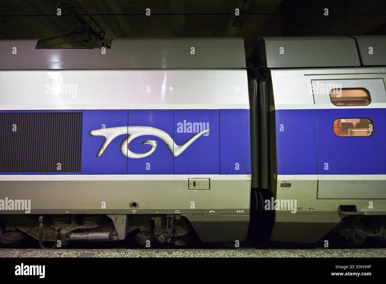 TGV Réseau im Bahnhof Montparnasse, Paris, Frankreich - TGV Réseau in Montparnasse Station, Paris, France Stock Photo