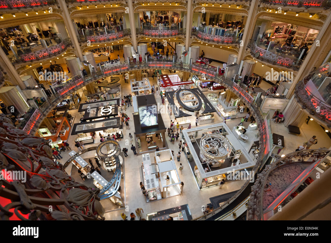 Galeries Lafayette, Einkaufszentrum, Paris, Frankreich - Galery Lafayette, shopping centre, Paris Stock Photo