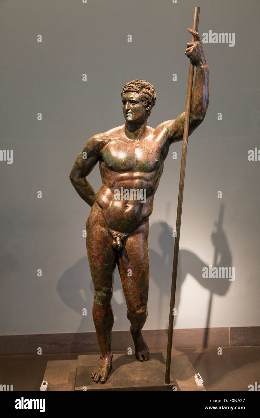 Bronze statue of a prince, 3rd-2nd centuries BCE. National Museum of Rome, Palazzo Massimo, Italy Stock Photo