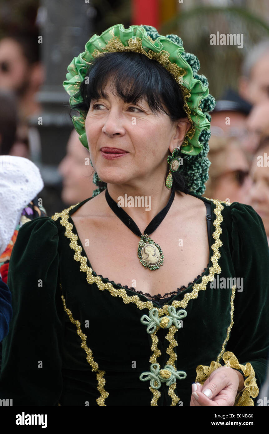 Woman wearing maja costume for the Fiesta de San Isidro, Madrid Stock Photo  - Alamy