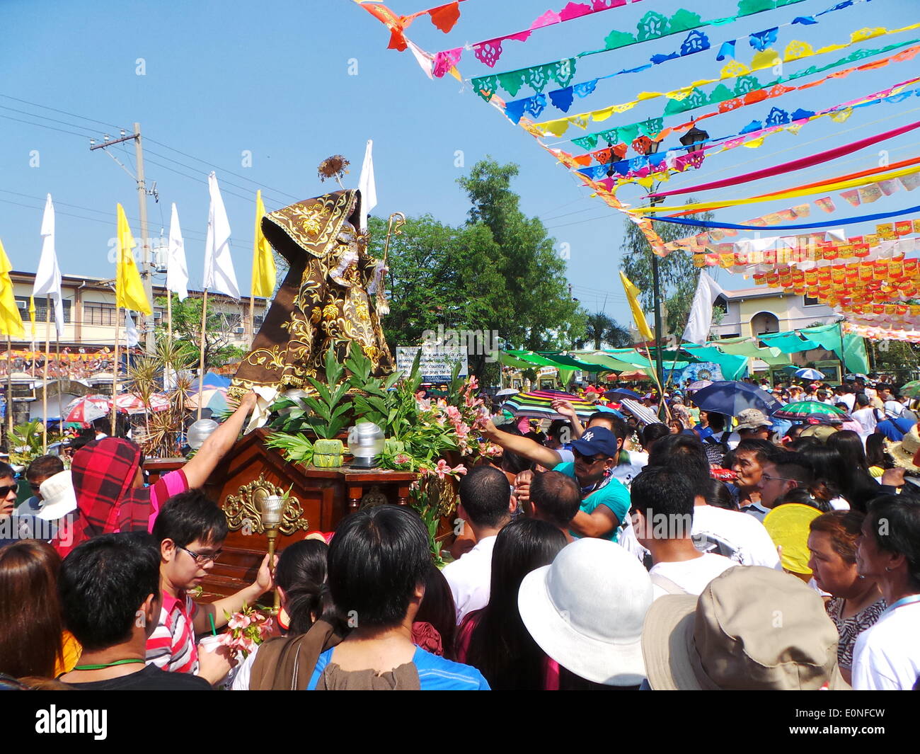 Fertility dance hires stock photography and images Alamy