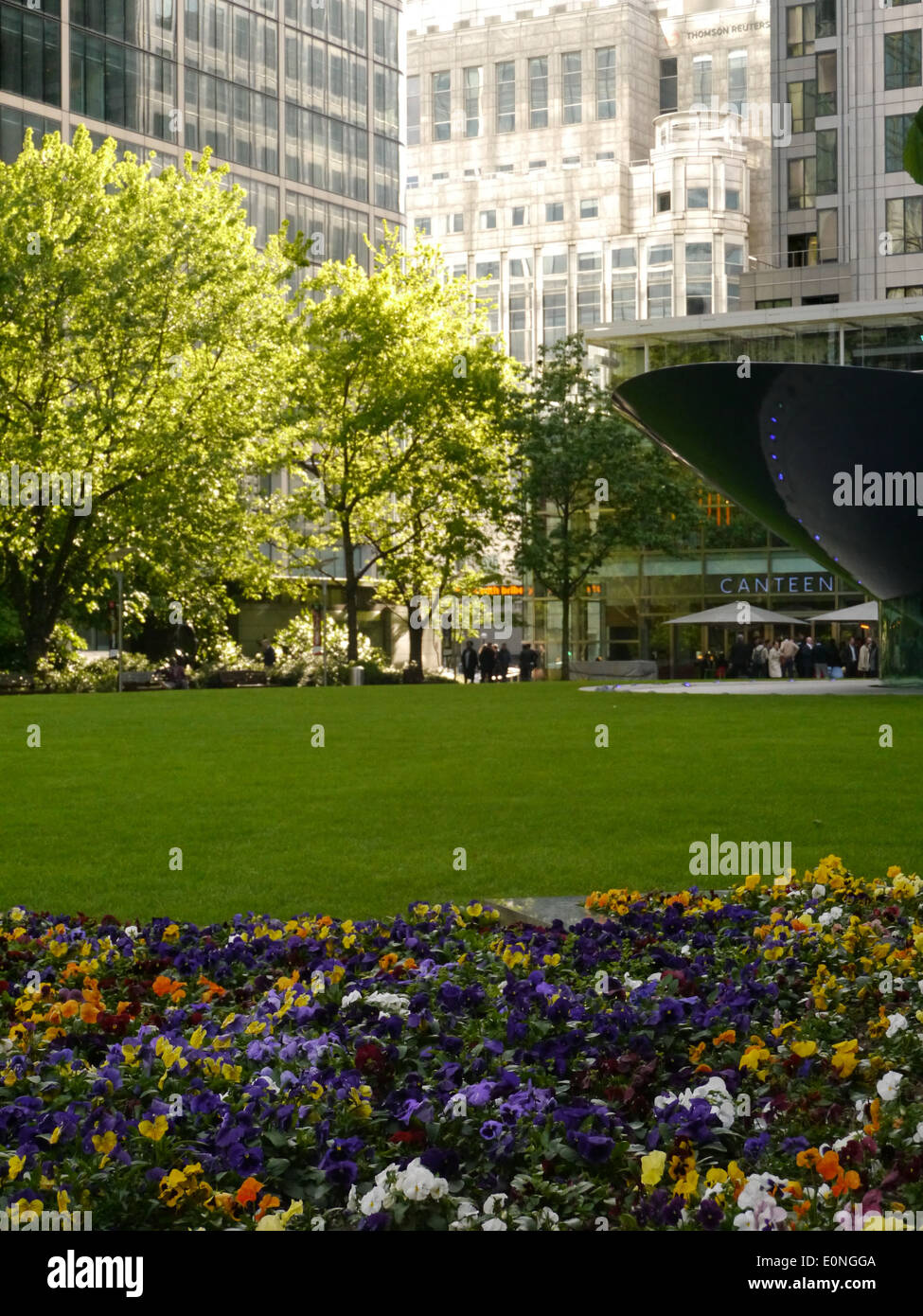 Park in Canary Wharf with flowers and trees Stock Photo Alamy