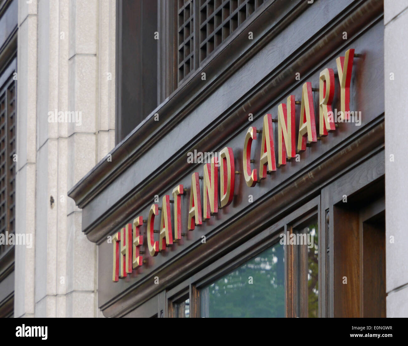 The Cat and Canary bar at Canary Wharf, London Stock Photo Alamy