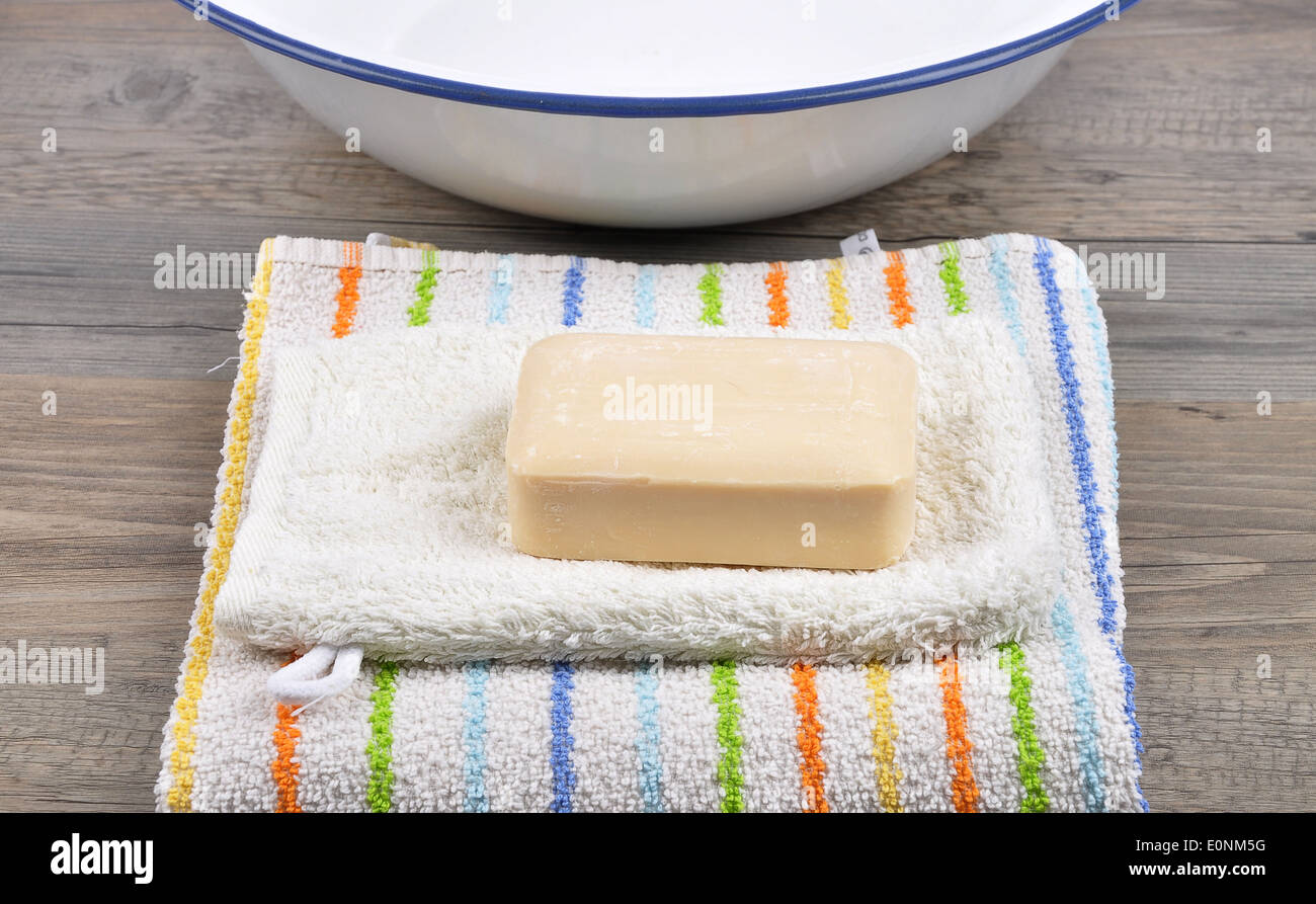 Washing utensils hires stock photography and images Alamy