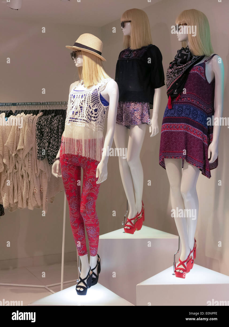 Forever 21 hi-res stock photography and images - Alamy