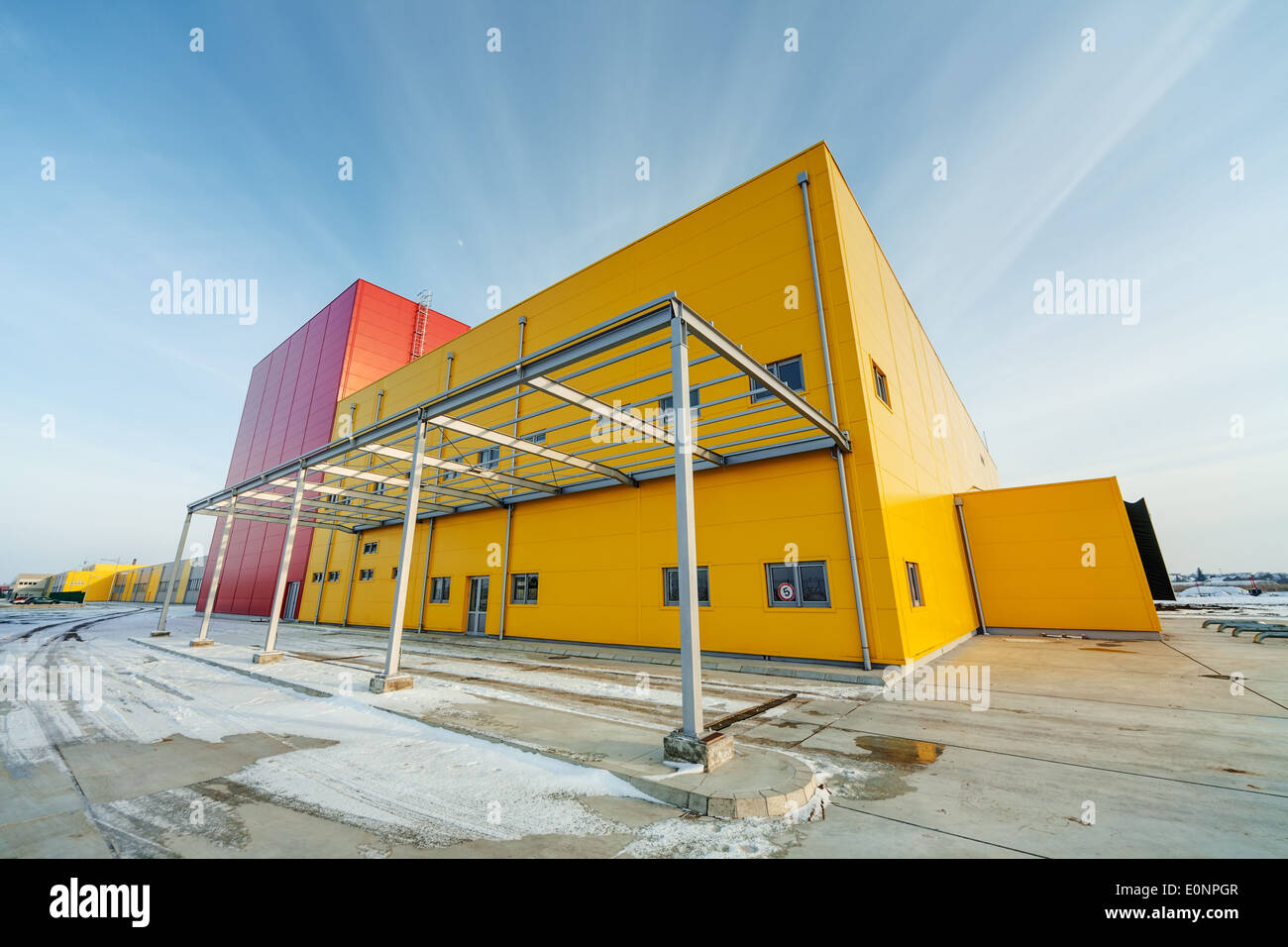 Industrial Hall With Aluminum Facade And Panels Stock Photo Alamy