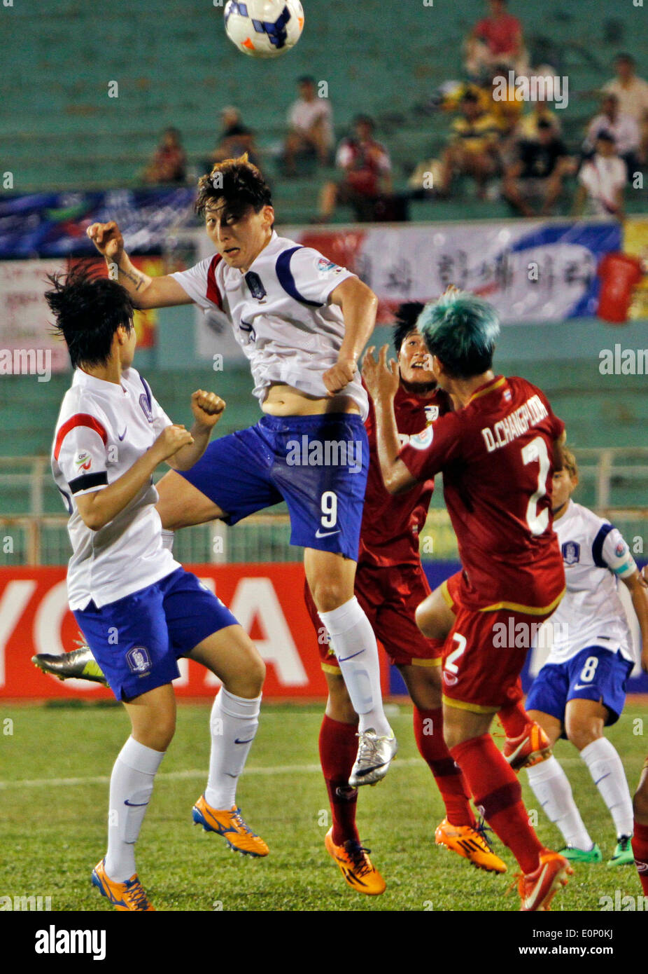 Ho Chi Minh, Vietnam. 17th May, 2014. Park Eun Sun (2nd L) of South Korea vies for the ball during the Group B match against Thailand at the 2014 Women's AFC Cup held at Thong Nhat Stadium in Ho Chi Minh city, Vietnam, May 17, 2014. South Korea advance to World Cup after beating Thailand 4-0. Credit:  Nguyen Le Huyen/Xinhua/Alamy Live News Stock Photo