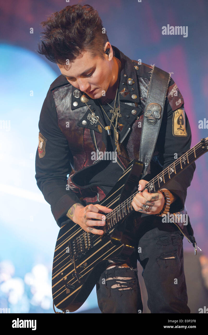 Columbus, Ohio, USA. 17th May, 2014. Guitarist SYNYSTER GATES of