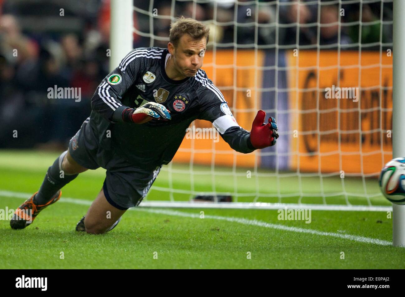 Berlin, Germany. 17th May, 2014. German DFB Cup final. Borussia Dortmund versus Bayern Munich. A save from Manuel NEUER Credit:  Action Plus Sports/Alamy Live News Stock Photo