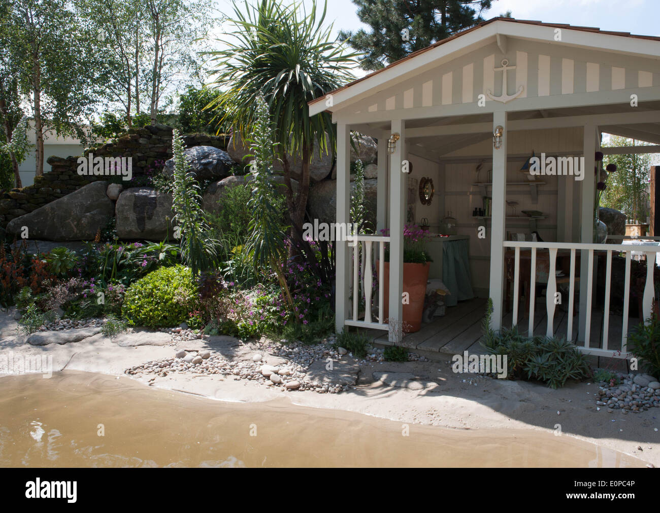 London, UK. 18th May, 2014. RHS Chelsea flower show 2014     RHS BRITAIN IN BLOOM 50th Anniversary Garden designed by ALAN Titchmarsh Credit:   A Garden/Alamy Live News Stock Photo