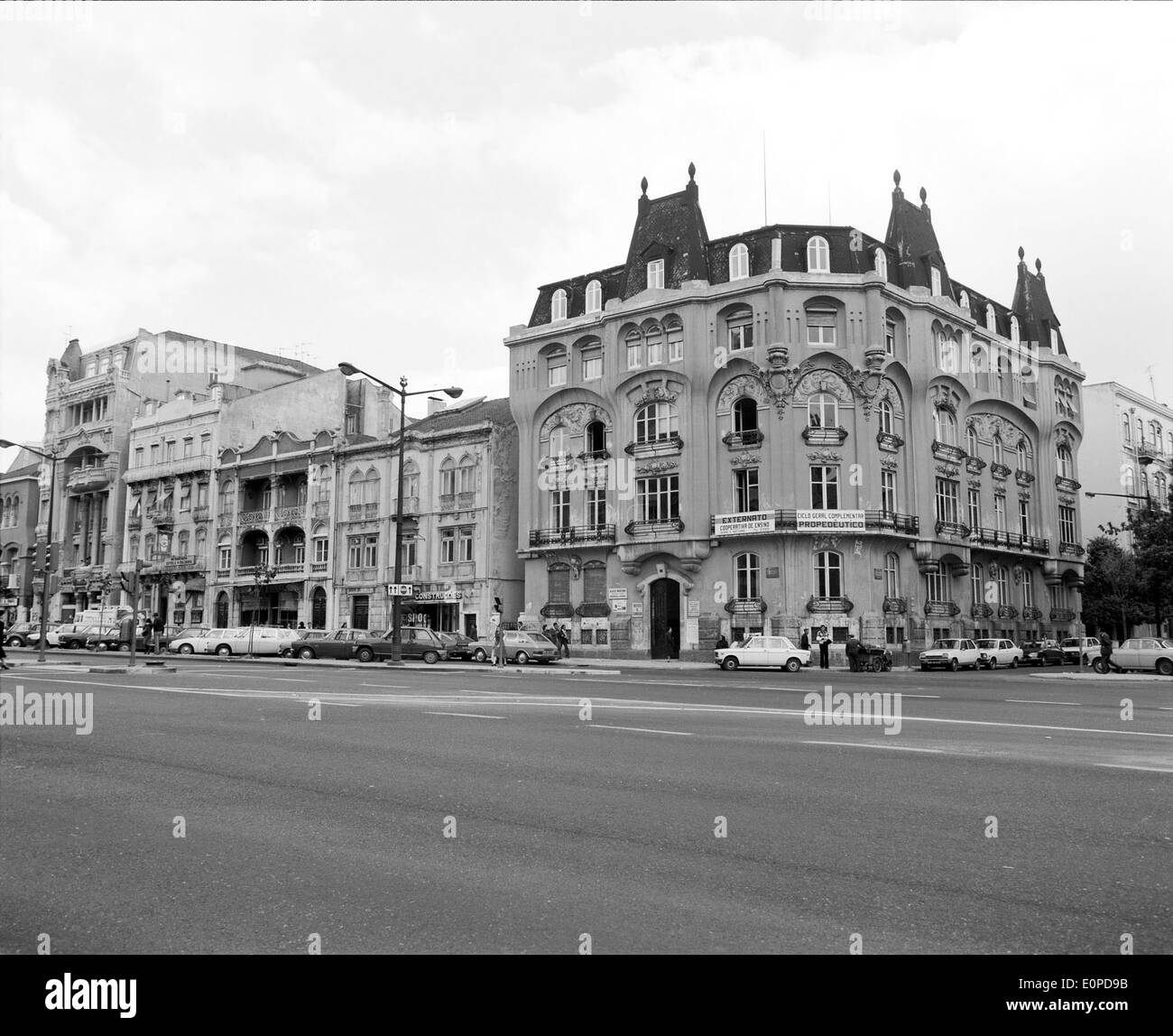 Avenida da republica portugal hi-res stock photography and images - Alamy