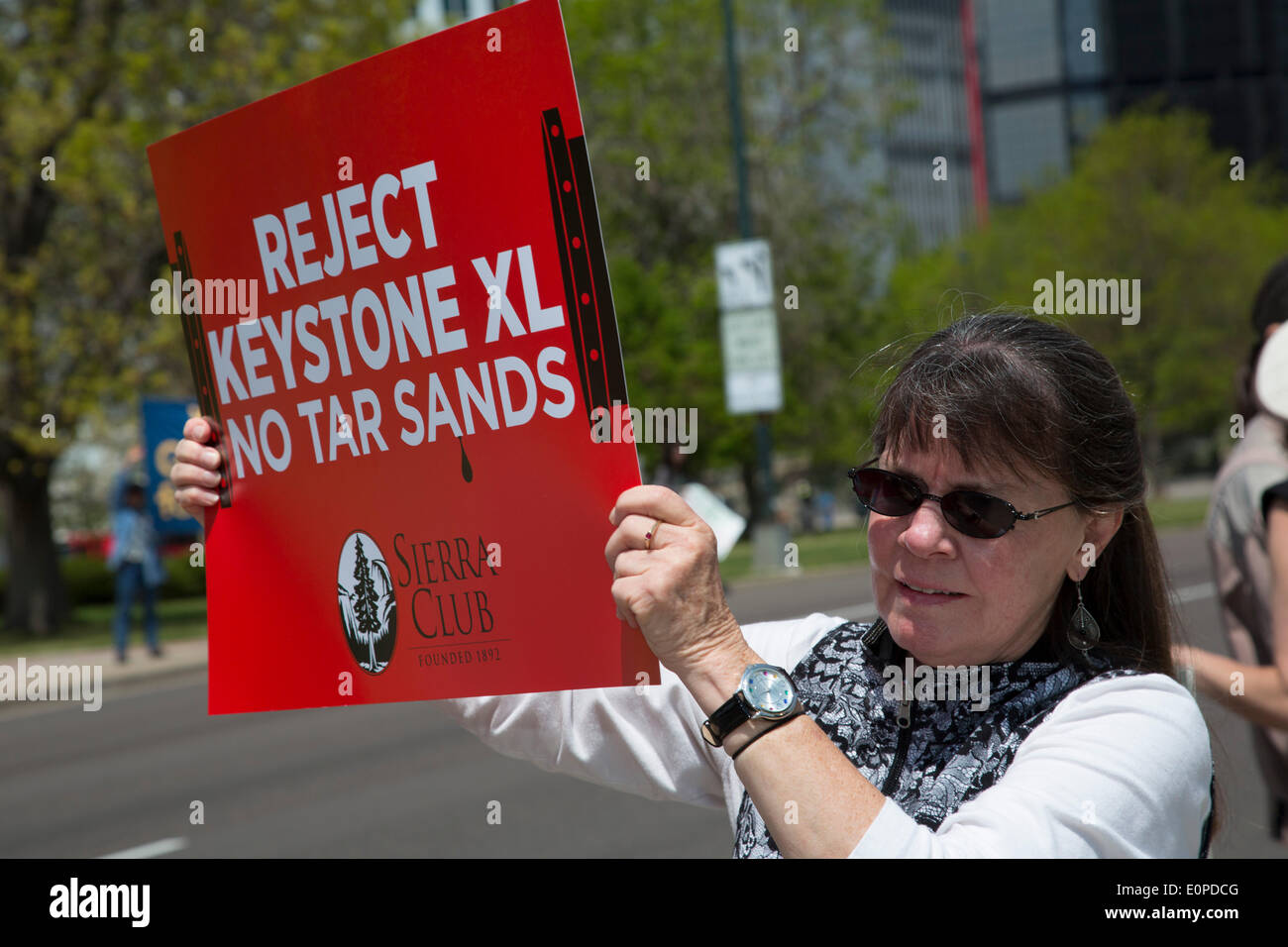 Denver, Colorado. Environmentalists rally at the Colorado state capitol to oppose the planned Keystone XL pipeline, which would transport tar sands oil from Canada to the U.S. Gulf Coast. Credit:  Jim West/Alamy Live News Stock Photo