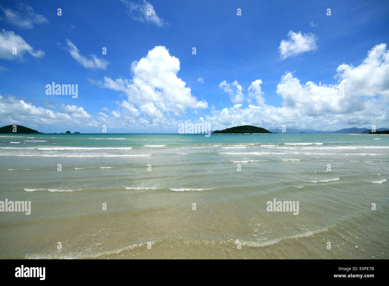 Alluring ocean and blue sky at Koh Maak (Koh Mak), Thailand Stock Photo