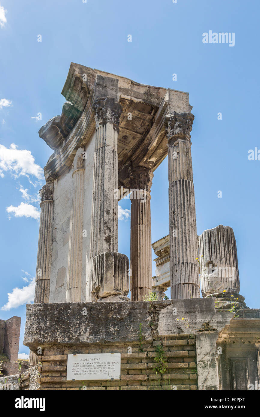 The Forum, Rome: Temple of Vesta (Aedes Vestae), standing outside the House  of the Vestal Virgins Stock Photo - Alamy