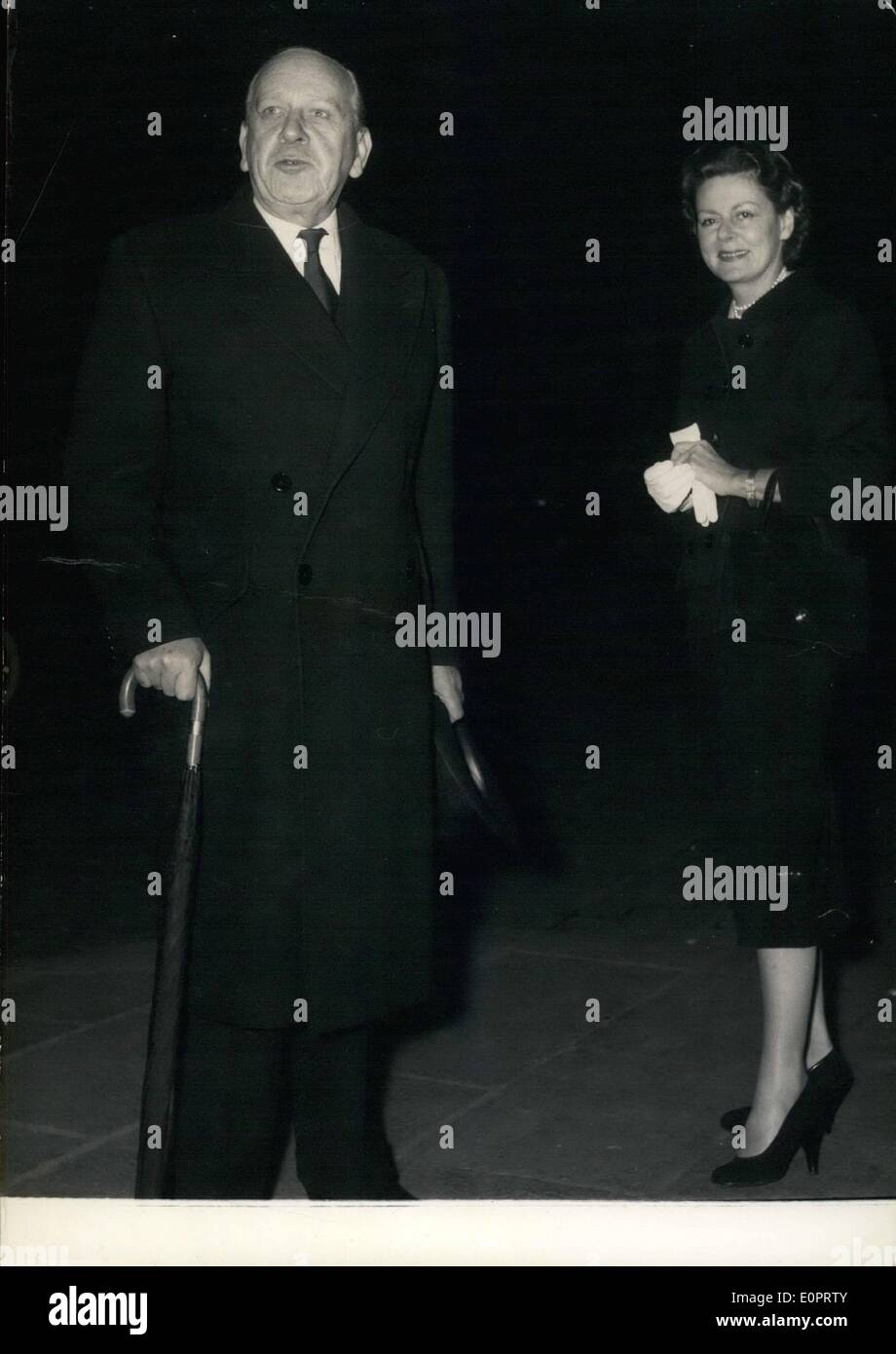 Nov. 11, 1956 - Sir William and Lady Rootes Indicted for assaulting customs officials: Sir William and lady rootes arriving at the law courts where they appeared before the examining magistrate, M. Zousmann on the charge of assaulting customs officials at Orly Airfield. They passports were detained pending the Enquiry Stock Photo