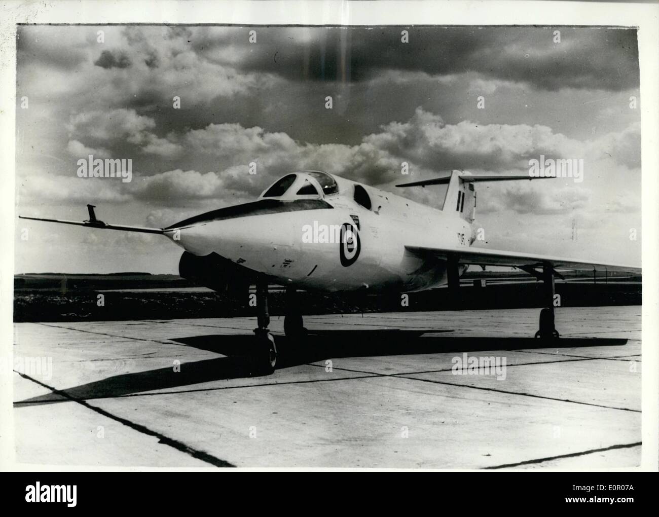 May 17, 1957 - 17-5-57 British Rocket Fighter makes its first flight. The first manned aircraft produced in Britain with a rocket as its main power plant made its initial flight from the Ministry of Supply experimental establishment at Boscombe Down, Wiltshire, yesterday. Designed and built by Saunders-Roe under a Ministry of Supply contract and known as the SR 53, it is a mixed power unit interception research aircraft Stock Photo