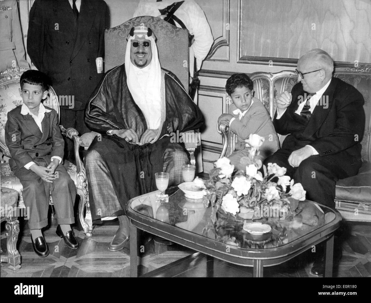King Ibn Saud with Mayor Ernst Schlapper Stock Photo