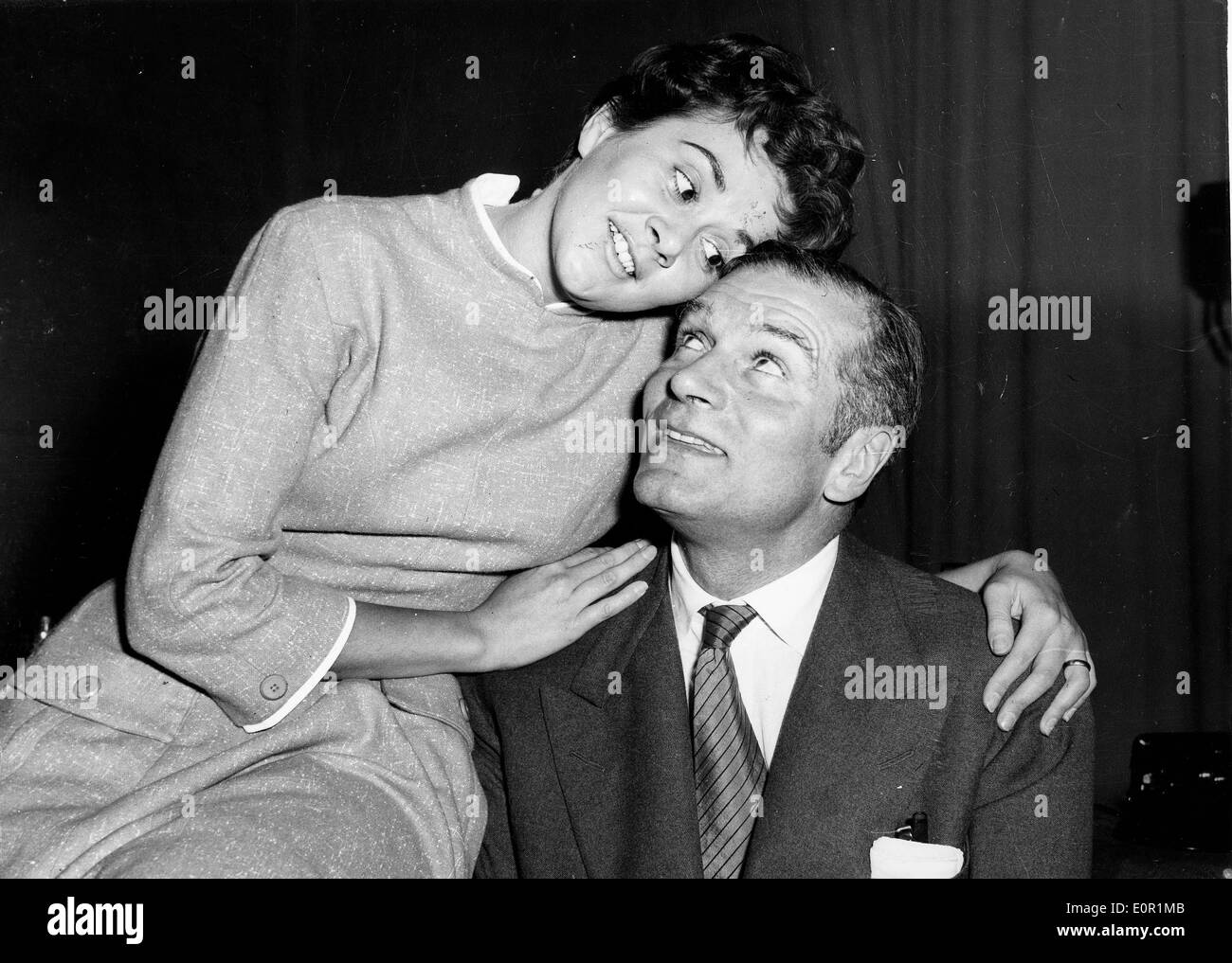 Actors Laurence Olivier and Joan Plowright rehearse for 'The Entertainer' Stock Photo