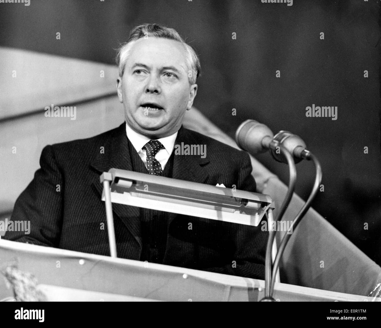 Harold Wilson giving a speech at Labour Party Congress Stock Photo