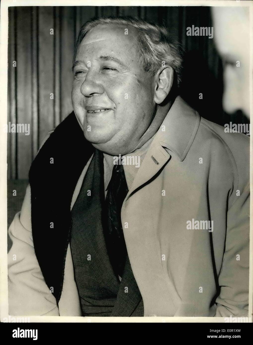 Sep. 09, 1957 - Charles Laughton arrives in London. Famous Star on ...