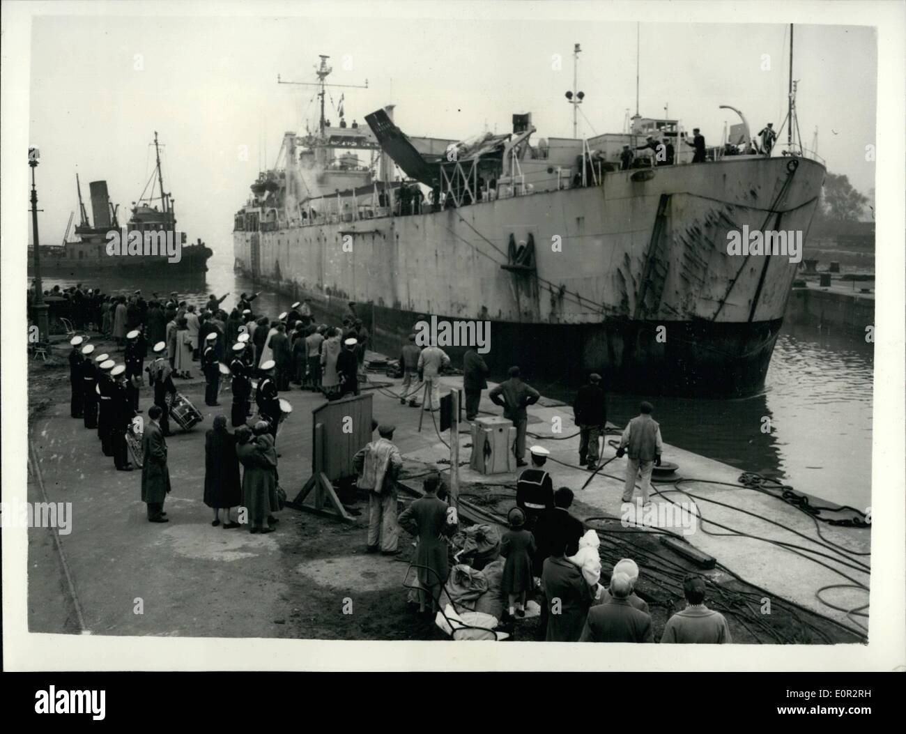 Grapple 1957 hi res stock photography and images alamy