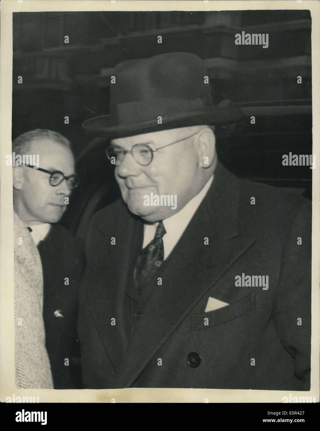 Nov. 27, 1957 - Dr. John Bodkin Adams appears in Court at Eastbourne. Faces sixteen charges: Dr. John Bodkin Adams of Eastbourne appeared in court yesterday. He is prosecuted on sixteen charges, Three of them under the Cremation Act; Three offences of causing articles to be delivered to patients ''by means of a forged instrument'' Four forgeries of National Health Prescriptions, with intent of defraud; One offers off of obtaining vaccine with a forged instrument; One offence of causing delivery of drugs and medicine by a false pretence and Three offences under the Dangerous Drugs Act - Stock Photo