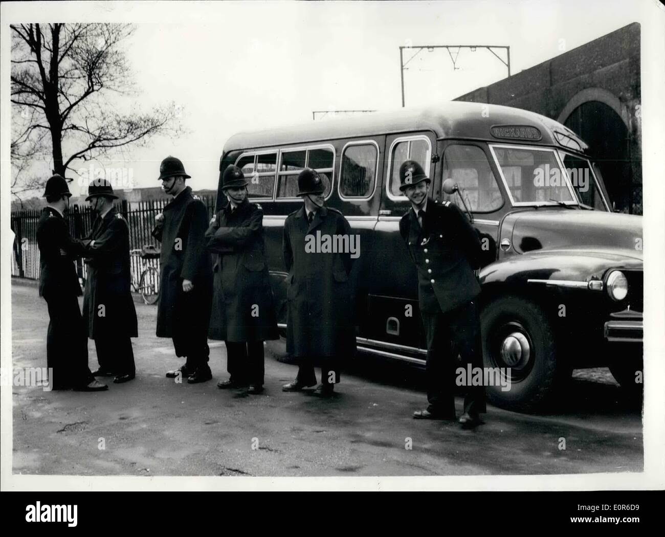 Jun. 06, 1958 3,000 Bank Raid In London. Audacious Daylight Robbery