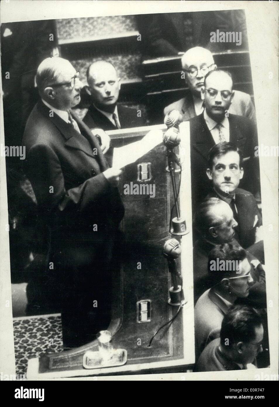 Jun. 06, 1958 - Paris Government crisis. General De Gaulle addresses the assembly.: Photo shows General De Gaulle seen when he appeared before the Paris National Assembly - when he announced the formation of his proposed Cabinet yesterday. He spoke for five minutes - and then left the chamber. Stock Photo