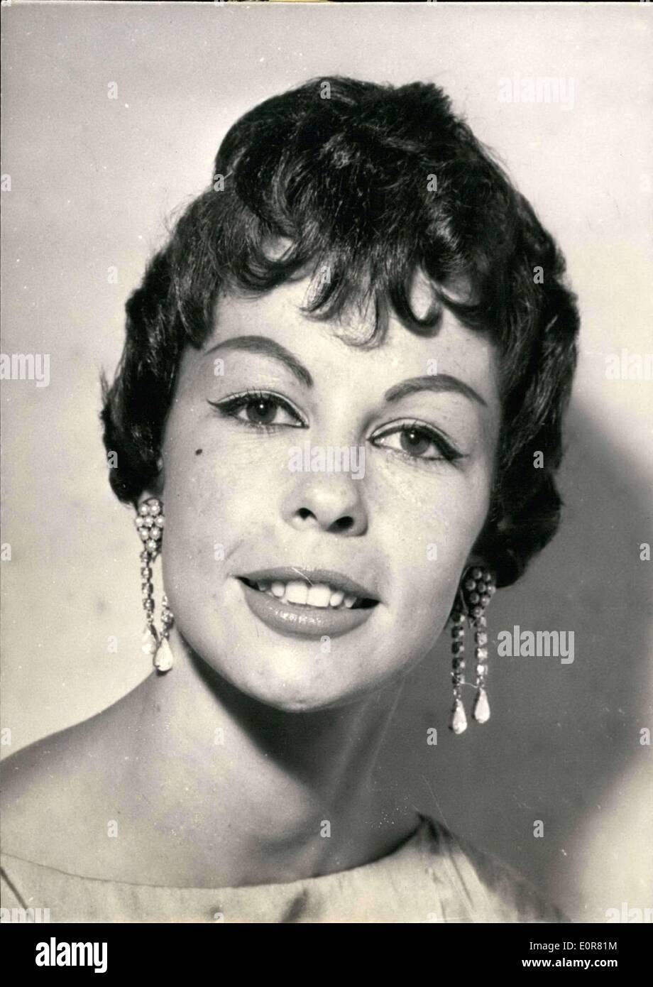 Jul 23 1958 Paris Hair Stylists Presented Their 1958 Fall And