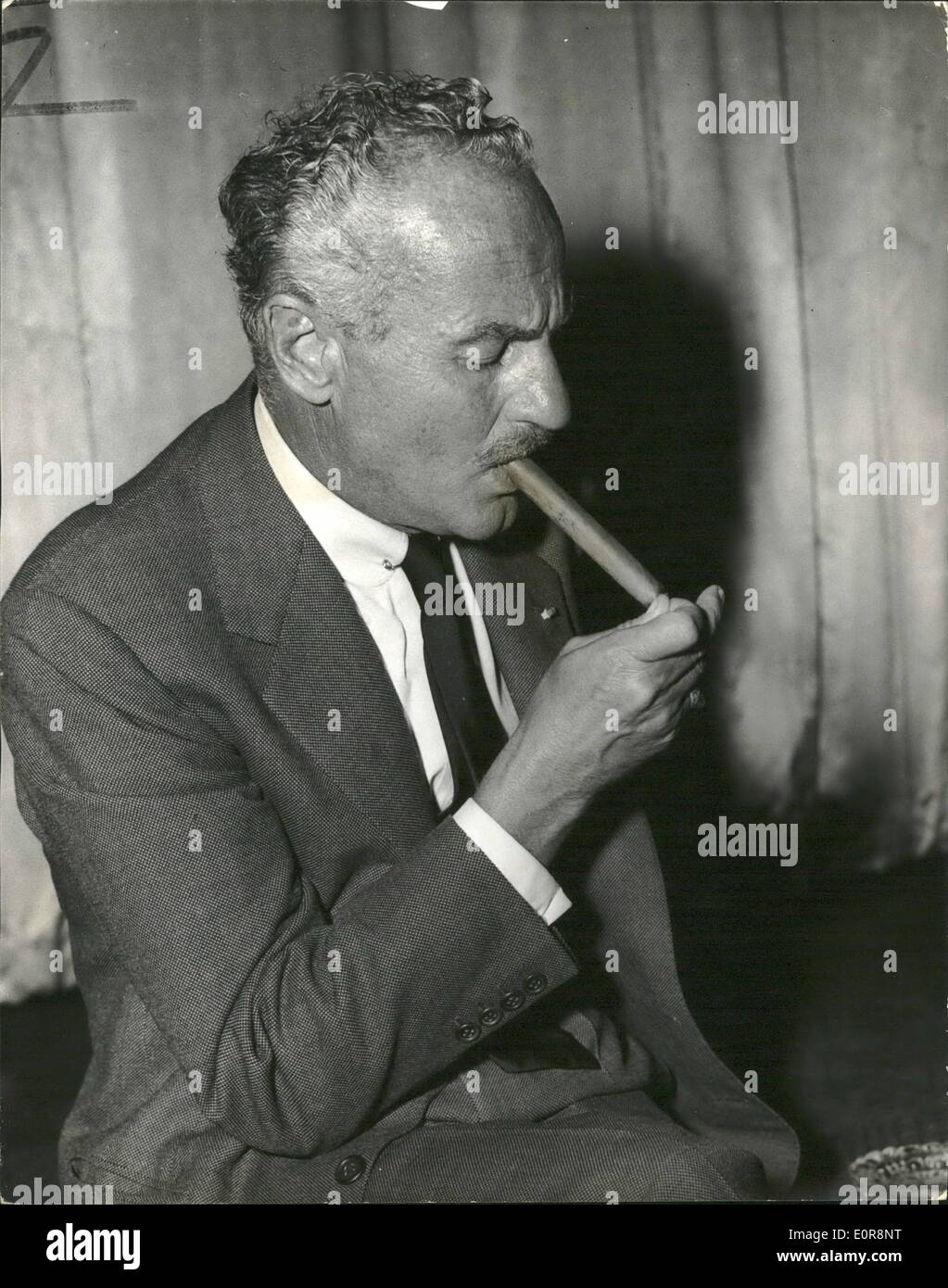 Aug. 08, 1958 - Darryl Zanuck is in London for post-production work on his production of ''Roots of heaven''. producer Darryl Zanuck has arrived in London for post production work on his multi-million dollar production of Romain gray's best-seller, ''Roots of heaven''. Directed by John Huston and filmed in french equatorial Africa and Paris, the film co-stars Trevor Howard, Juliet Greece, Errol Flynn, Eddie Albert, Orson wellies and Paul Lukas. Juliet Greece, the french film actress, who was discovered by Zanuck arrived in London yesterday Stock Photo