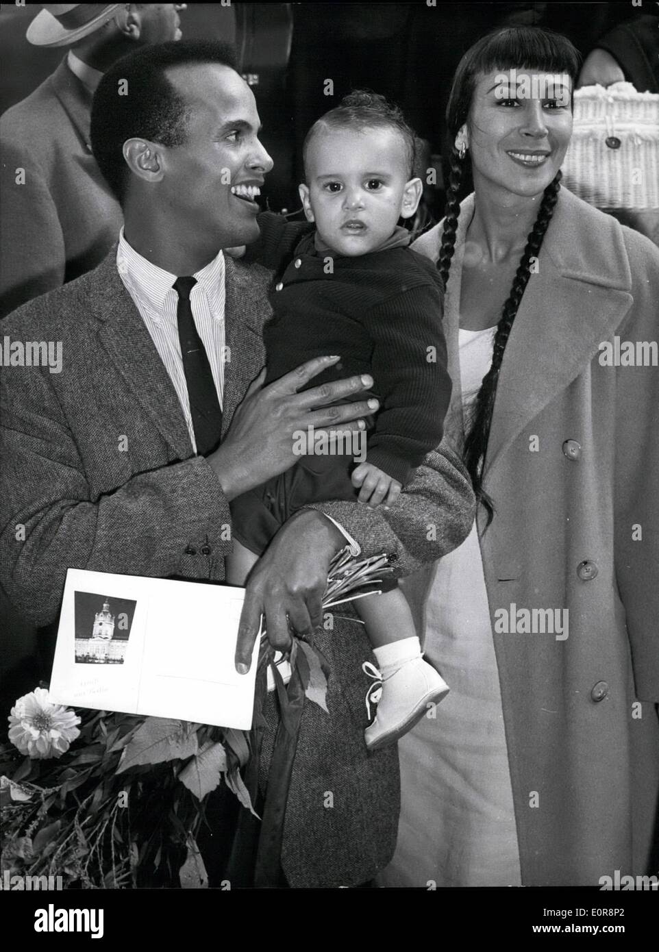 Harry belafonte wife julie robinson hi-res stock photography and images -  Alamy