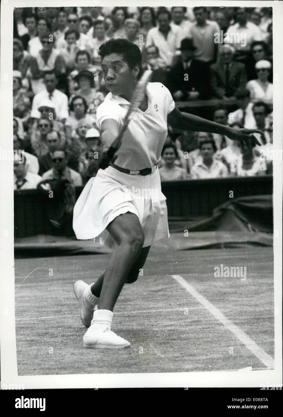 Jul. 07, 1958 - Women's singles semi-final at Wimbledon. Ann Haydon V ...
