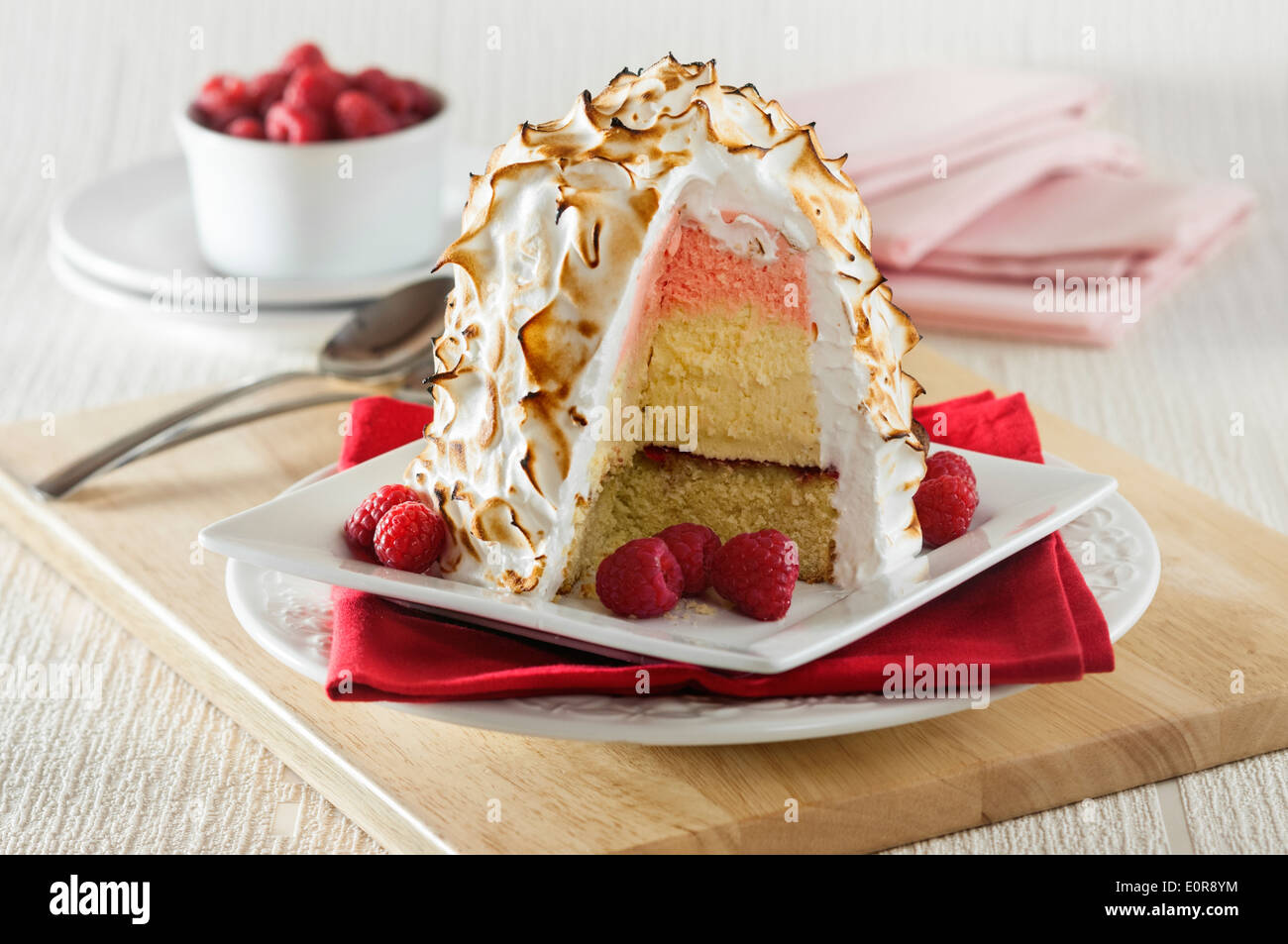 Baked Alaska. Ice cream and meringue dessert Stock Photo Alamy