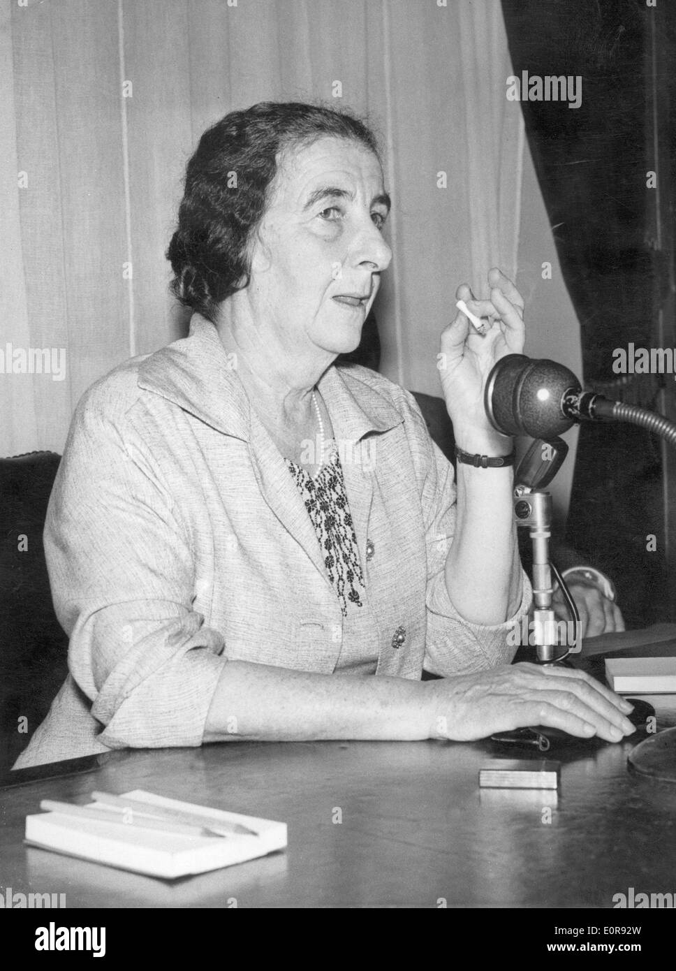 Prime Minister Golda Meir speaks at a press conference Stock Photo