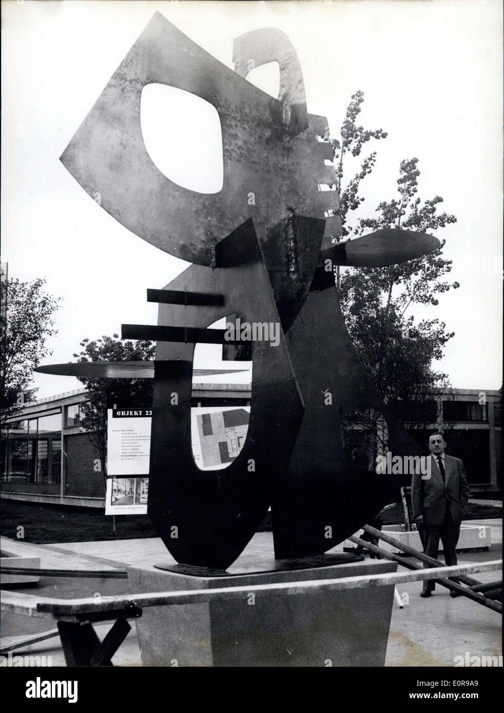 Aug. 26, 1958 - Modern Sculptor Before Hansa-Quarter In Berlin: 4,50 metres high is this metal sculpture by french Berto Lardera. It has the very fanny title ''Twilight Nr. 1' Stock Photo
