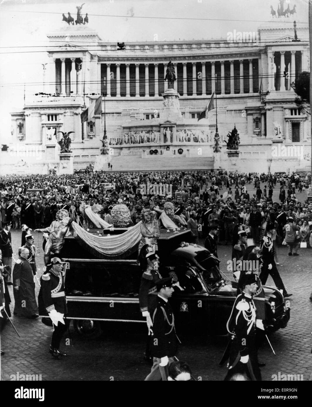 The Funeral Service Of Pope Pius XII At St. Peters Stock Photo - Alamy