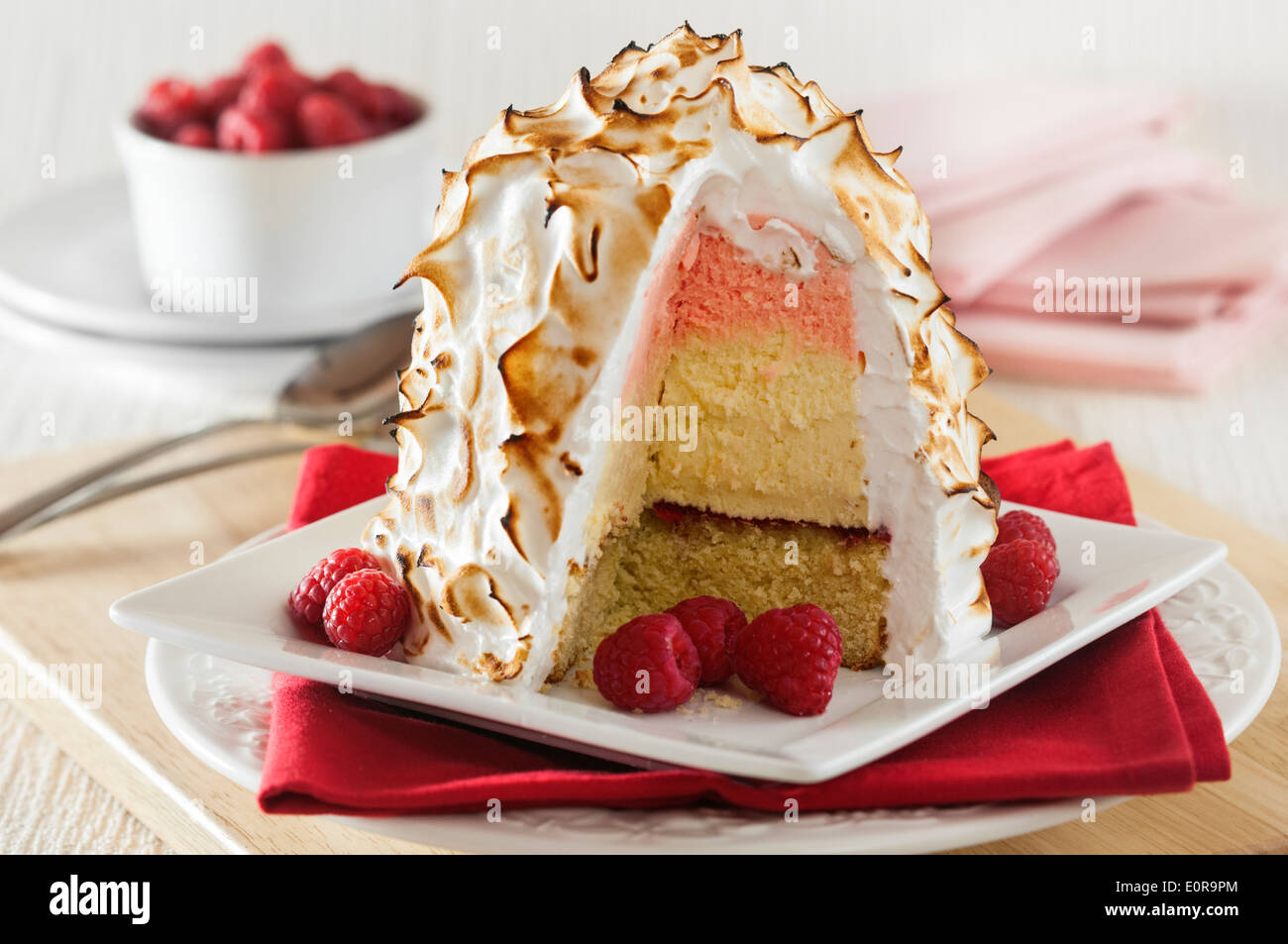 Baked Alaska. Ice cream and meringue dessert Stock Photo Alamy