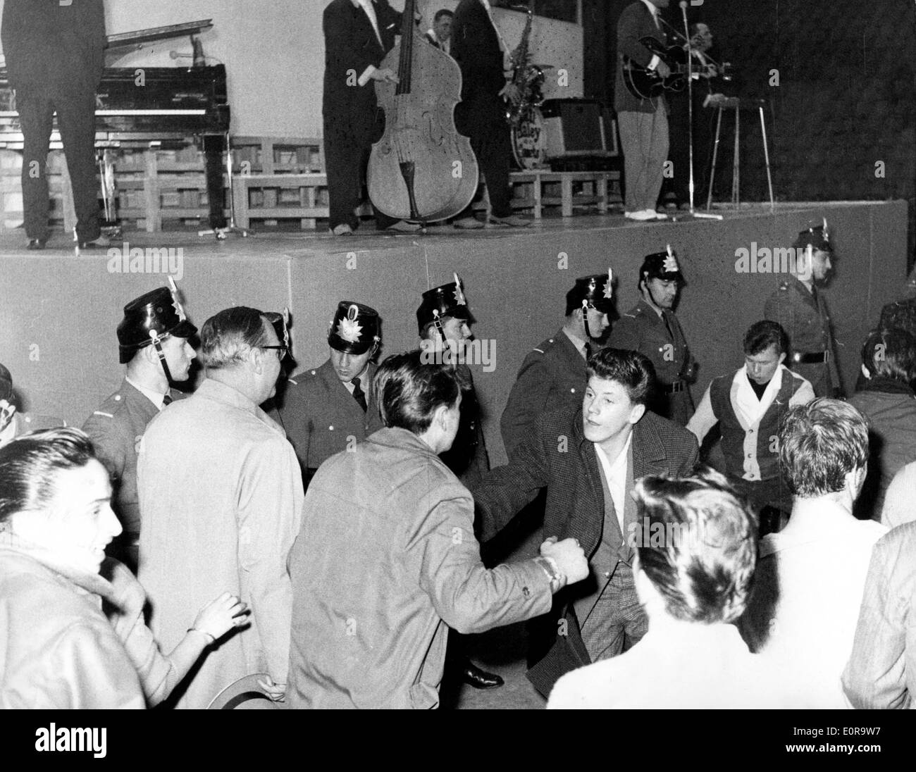 Rowdy fans during a Bill Haley and the Comets concert Stock Photo
