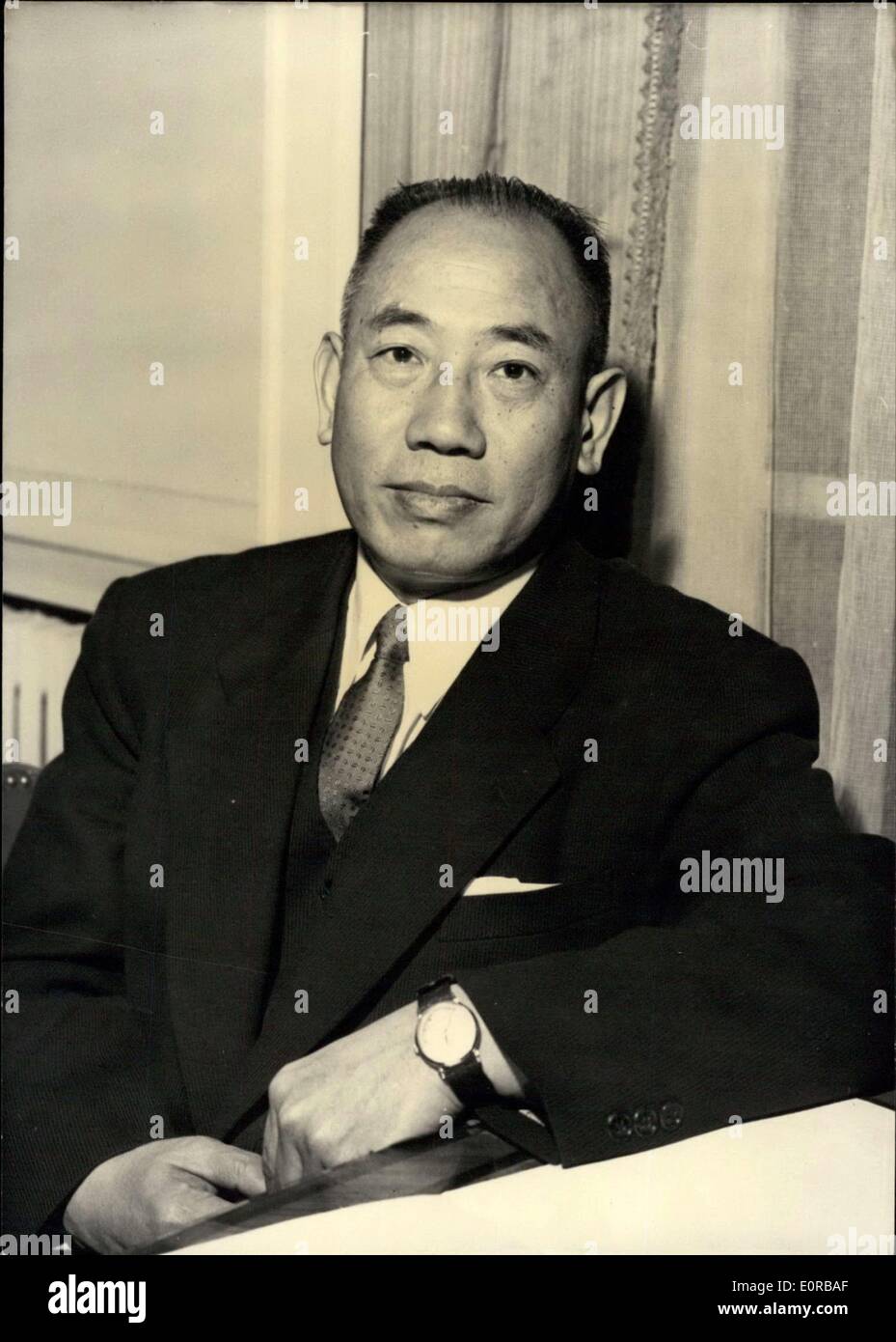 Nov. 17, 1958 - National China high Official in Paris: M.Huang Shao Ku, Chang Kai Shek's Foreign Minister arrived yesterday in Paris. He met M. Couve de Murville today, and is expected to be reveived by General de Gaulle later in the day. Photo shows M.Huang Shao Ku photographed at his hotel. Stock Photo