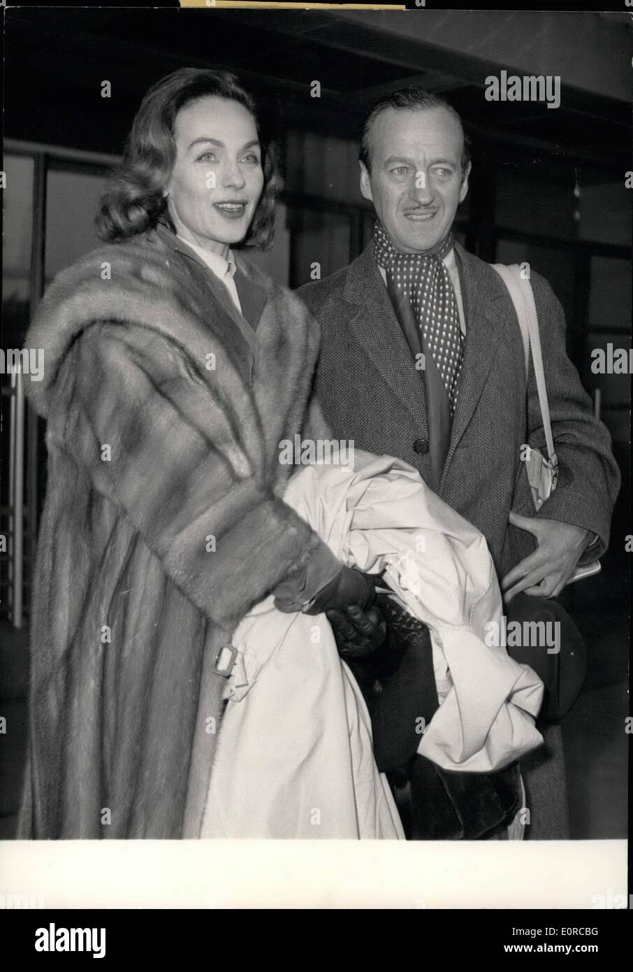 https://c8.alamy.com/comp/E0RCBG/jan-01-1959-british-actor-david-niven-and-his-wife-in-paris-david-E0RCBG.jpg