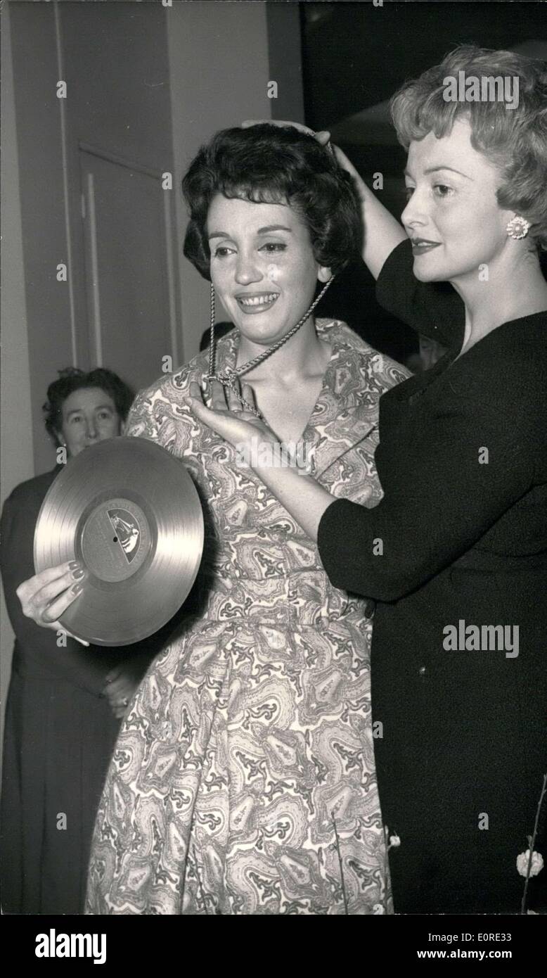Feb. 05, 1959 - Singer Gloria Lasso received ''The Golden Disc
