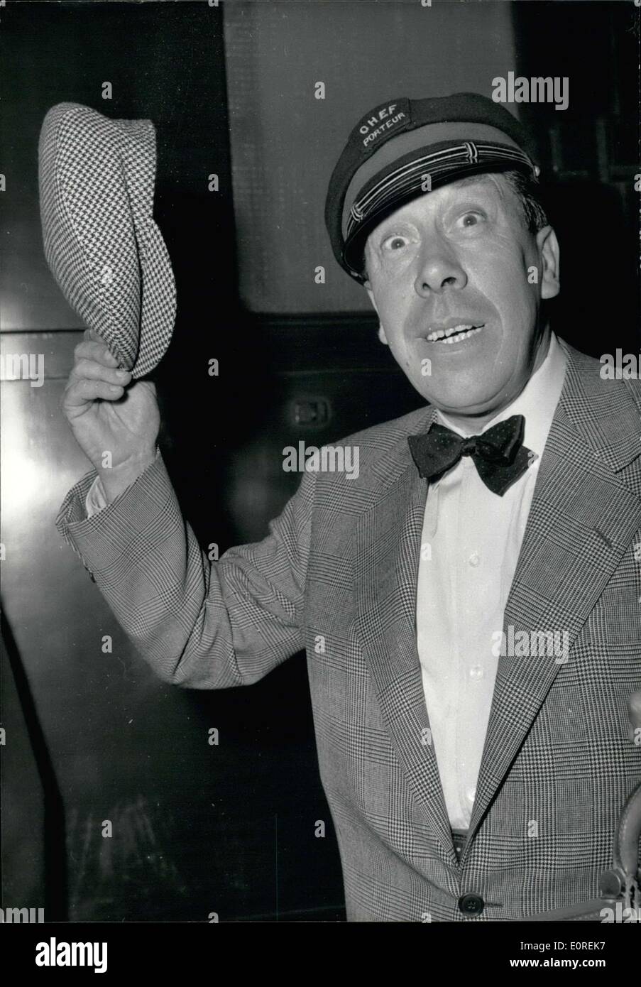 May 14, 1959 - He just got back to Paris from filming a TV series in the US and will leave for Munich soon to film ''The Cow & the Prisoner'' under the direction of Henri Verneuil. Stock Photo