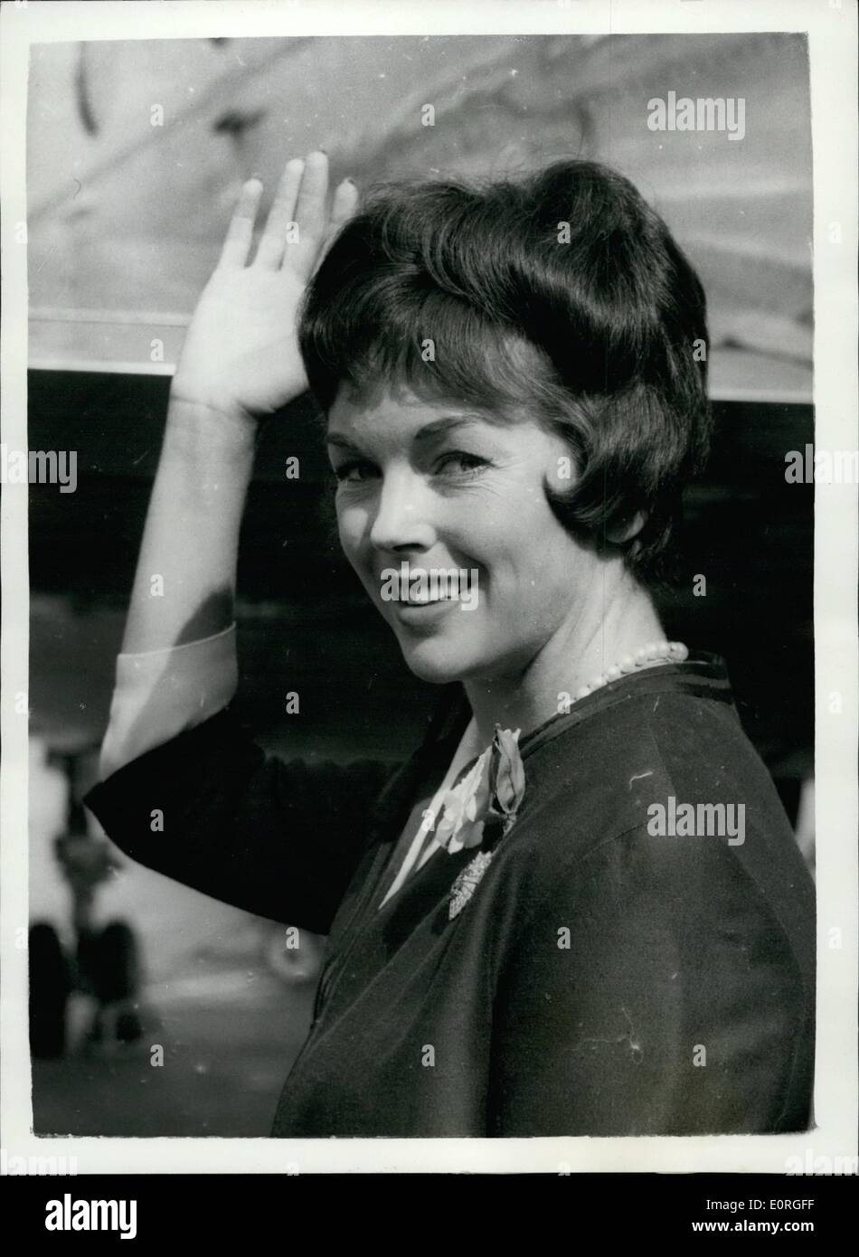 Aug. 08, 1959 - Dawn Addams arrives for B.B.C. TV play. Actress Dawn Addams arrived at London Airport this afternoon. She is to take part in her first British TV play when she co-stars with Donald Pleasance in the Bernard Shaw Comedy The Millionairess on Sunday 6th Sept. Dawn has applied for a French divorce from her Italian husband Prince Vittorio Massimo on the grounds of Cruelty and Violence. Keystone Photo Shows: Dawn Addams on her arrival at London Airport this afternoon. JSS/Keystone Stock Photo
