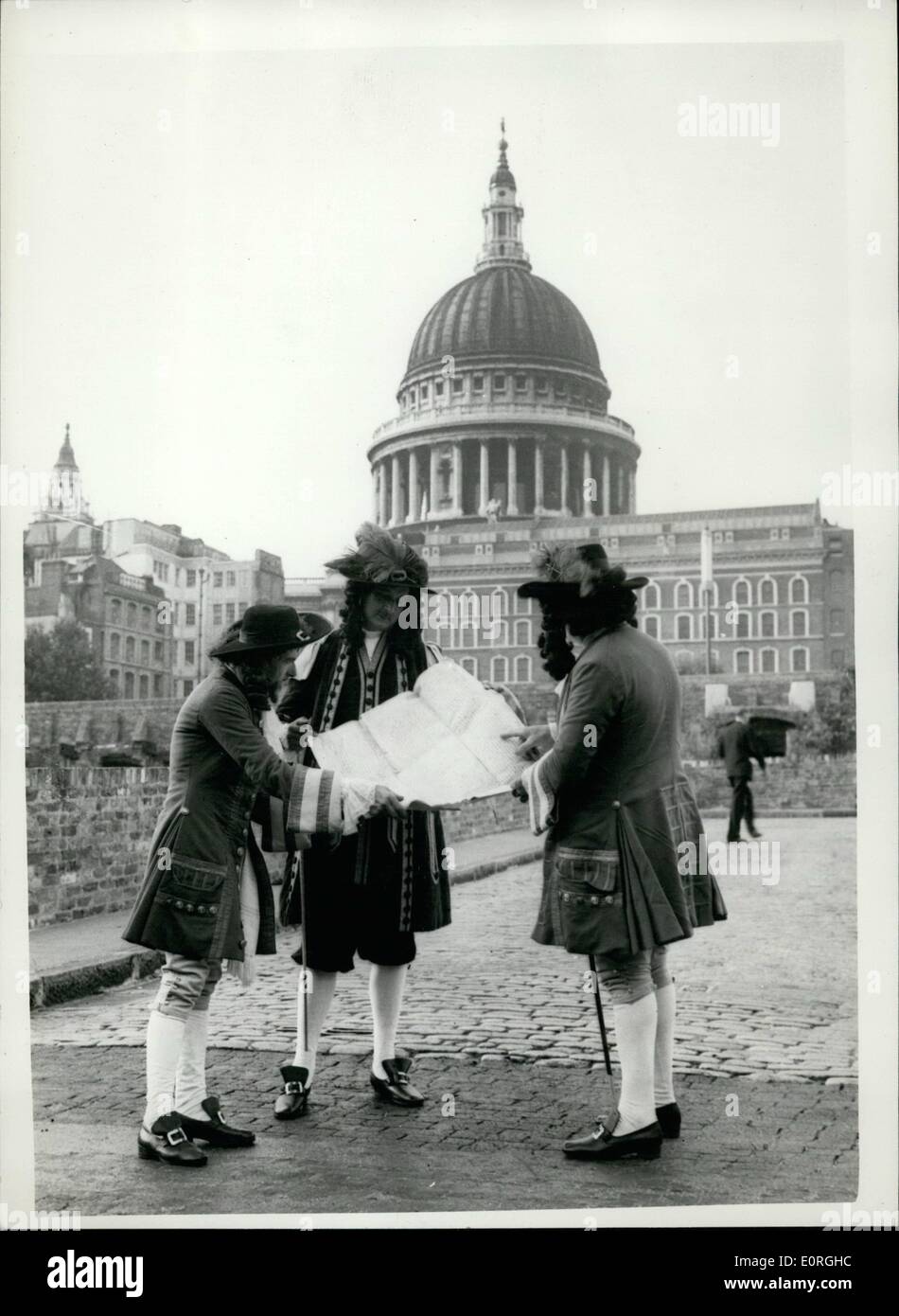 Aug. 08, 1959 - Sir Christopher wren party - 17th century lives again in London.: A 17th century party was organized this evening by members of the Association of Kensington Antiquarians, a group of antique dealers. Members of the Association, dressed in period costume, went to Trig Lane steps, off Upper Thames Street, where Thames lightermen, dressed in Doggetts Coat and Badge regalia, rowed them across to Bankside Stock Photo