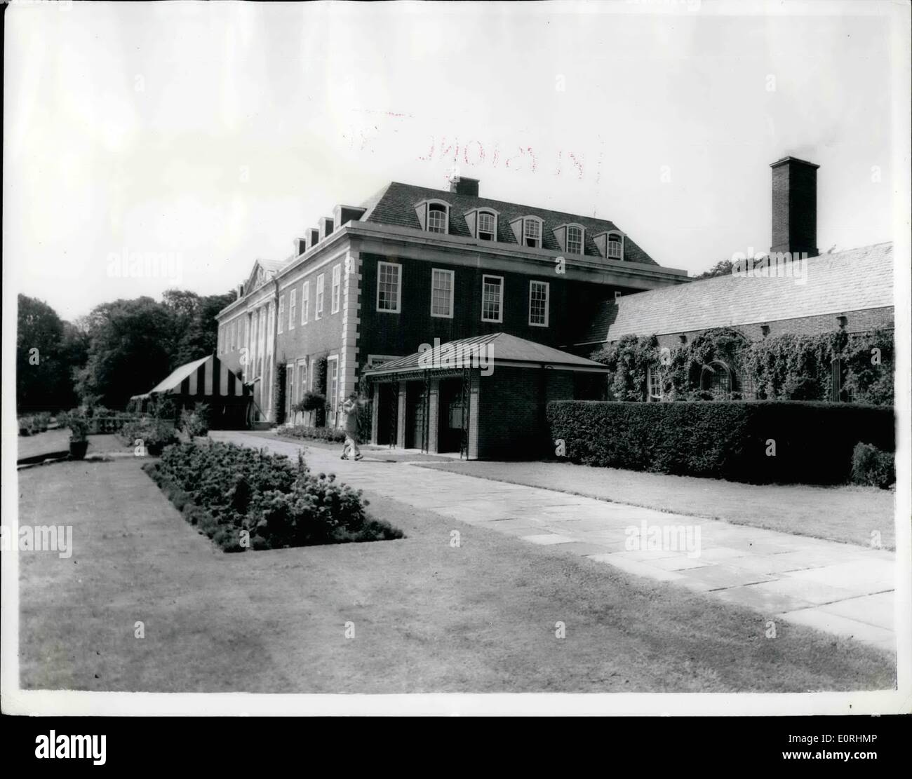Winfield house regents park hires stock photography and images Alamy